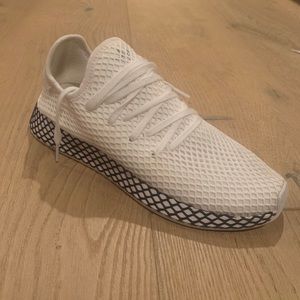 Adidas deerupt shoes